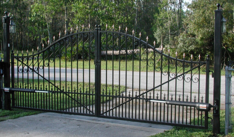 Gate-Fence-Installation